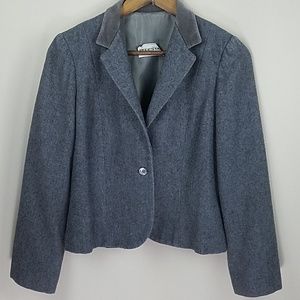 4/$20 Gray Jacket Pedestal Originals Gently Used